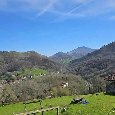 Casa Cangas De Onis - El Rincon Del Castro شاليه بينيا